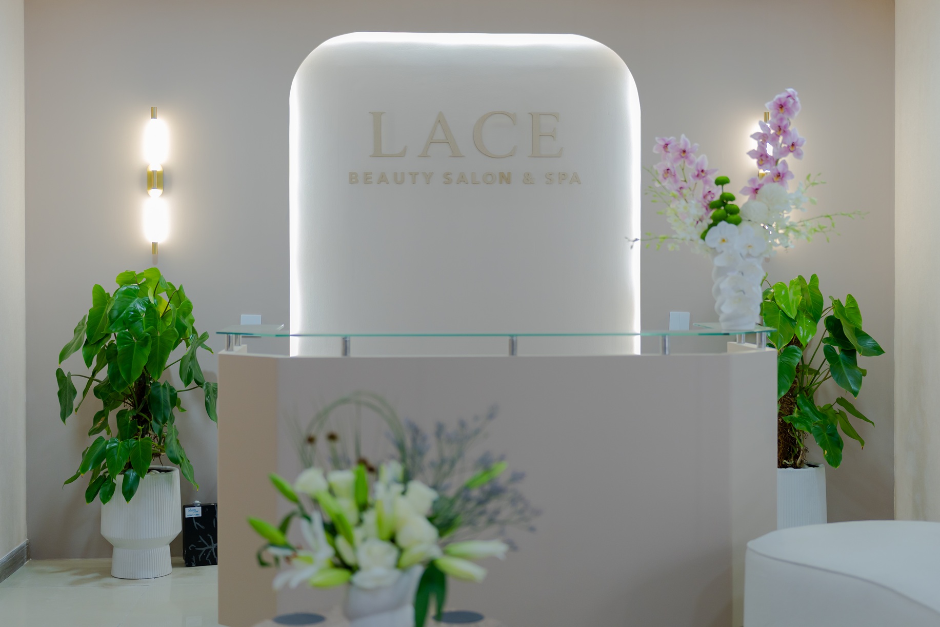 LACE full salon view